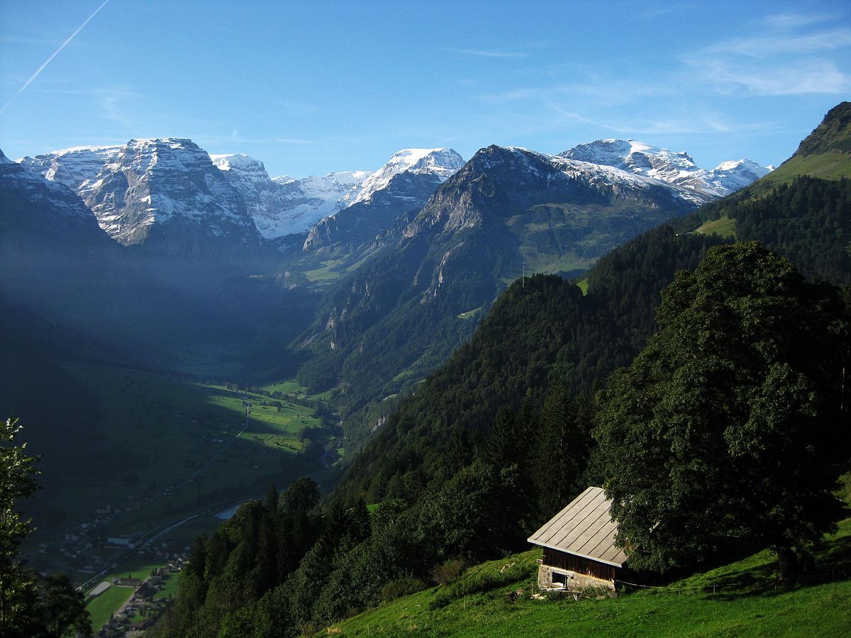 the Alps are the perfect venue for an outdoor vacation ... photo by CC user BraunW on wikimedia